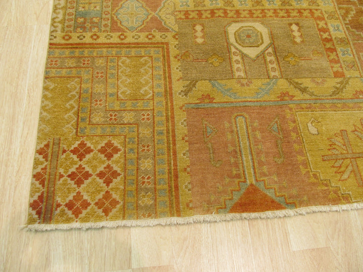 Hand Knotted Wool MulticoloRed Traditional Oriental Patch Agra Rug