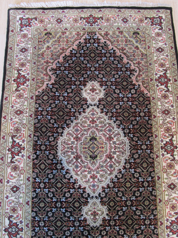 Black/Red Hand Knotted Wool Traditional Mahi Tabriz Rug