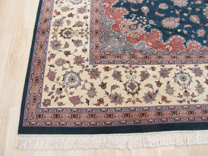 Hand Knotted Wool Green Traditional Oriental Pak-Persian Rug