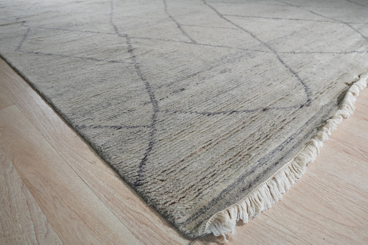 Stylish and Elegant Hand-knotted wool Silver Modern Contemporary Moroccan  Hand-Tufted Wool Rectangle Area Rugs