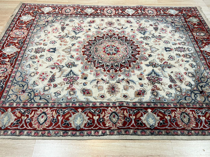 Hand-Knotted Wool/ silk Ivory Traditional Classic  Rug