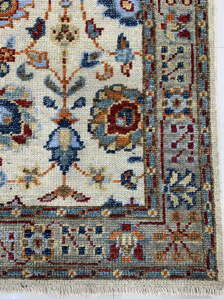 Hand Knotted Wool Beige Traditional Classic Bidjar Collection Rug