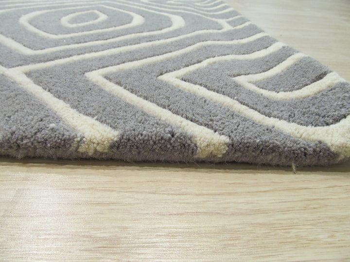 Hand-tufted Wool Ivory/ Gray Transitional Modern Modern Stripes Rug