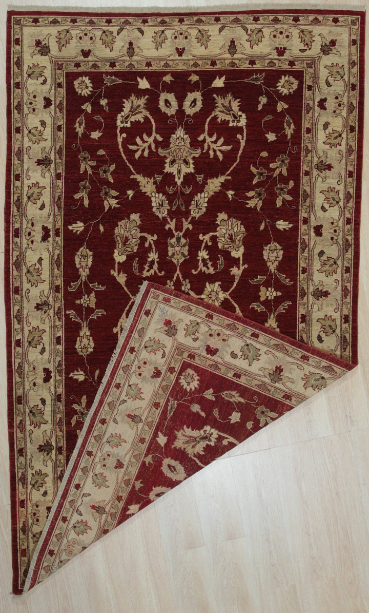 Hand Knotted Wool Red Traditional All Over Agra Rug