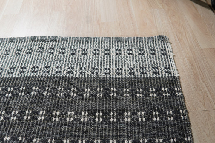 Stylish Hand-Knotted Wool, Cotton CHARCOAL Contemporary Plaid Flat Weave Indoor Rectangular Area Rugs